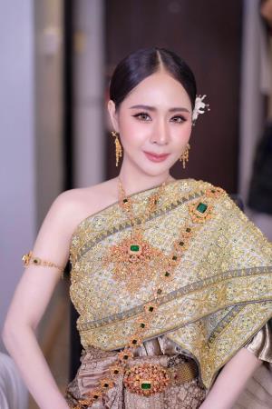 ชุดไทยเจ้าสาว ชุดไทยจักรพรรดิ์ เช่าที่แบมบี้ เวดดิ้ง ห้วยขวาง